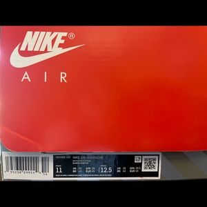 Brand new all white/platinum Nike Air Huarache US size 11 mens 12.5 womens